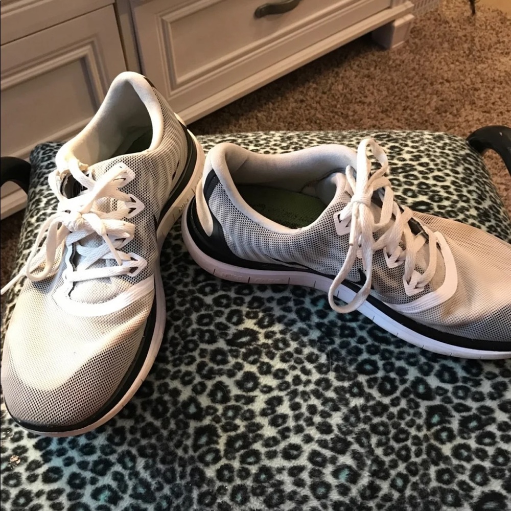 Nike free runs